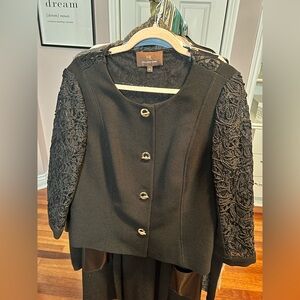 Elegant Black Lace Sleeve Women's Blazer